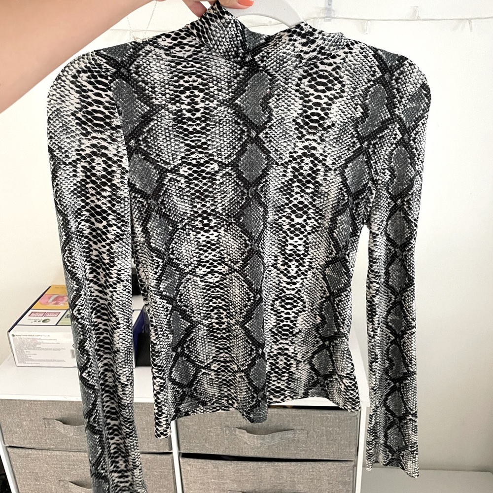 Snake prints shirt